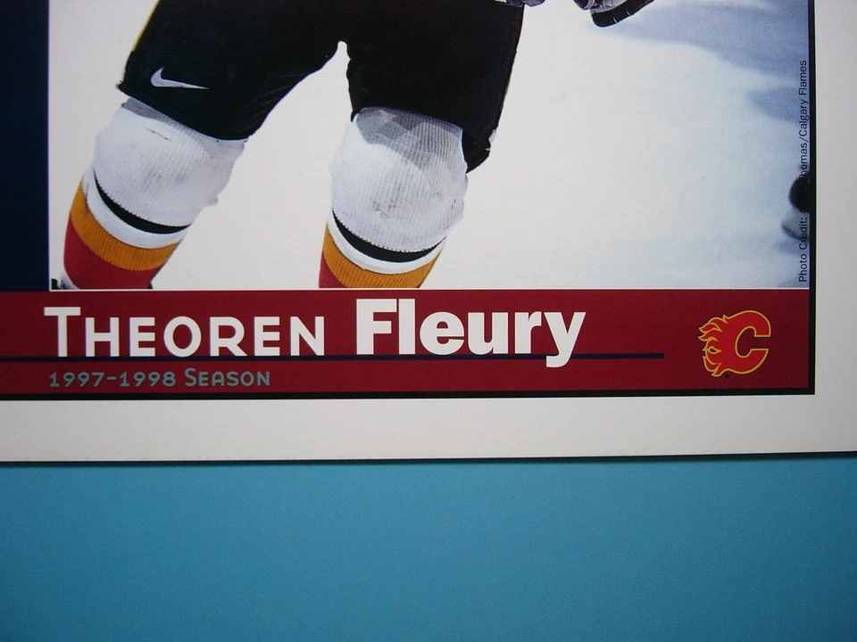 1997/98 VANCOUVER CANUCKS ICE AGE COLLECTORS SERIES HOCKEY PHOTO #30 THEO FLEURY - Image 3 of 3