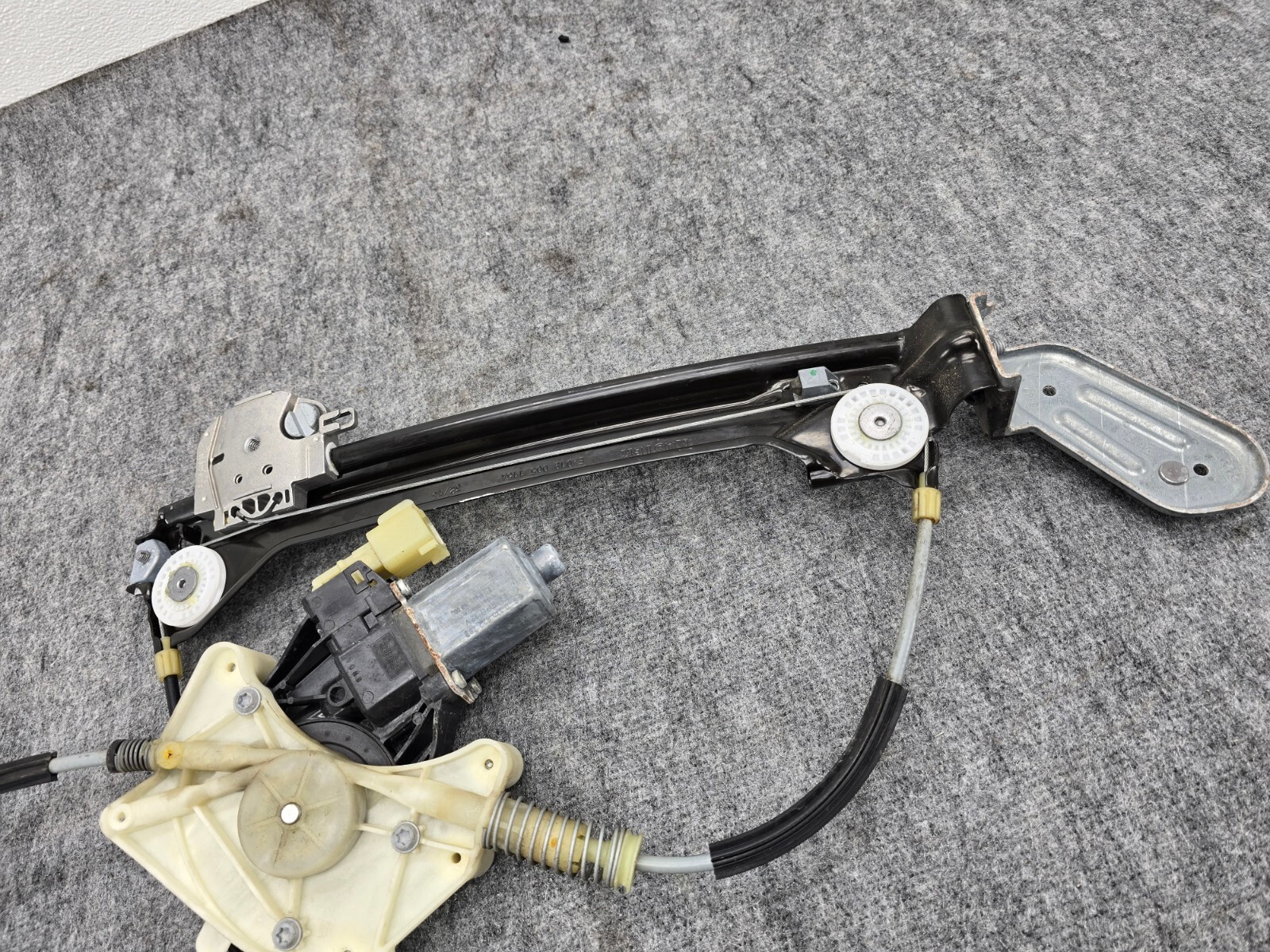 RIGHT REAR DOOR WINDOW REGULATOR ASSEMBLY OEM 40K 14-19 MASERATI GHIBLI S