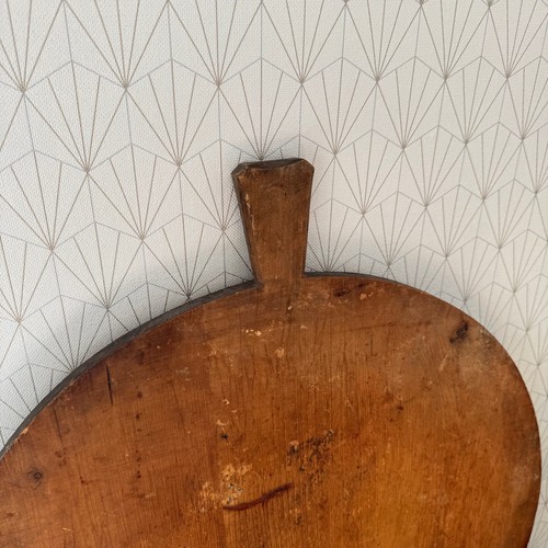 ANTIQUE VINTAGE ROUND EUROPEAN BREAD OR CHOPPING CUTTING BOARD WOOD 0902253 - Picture 2 of 3