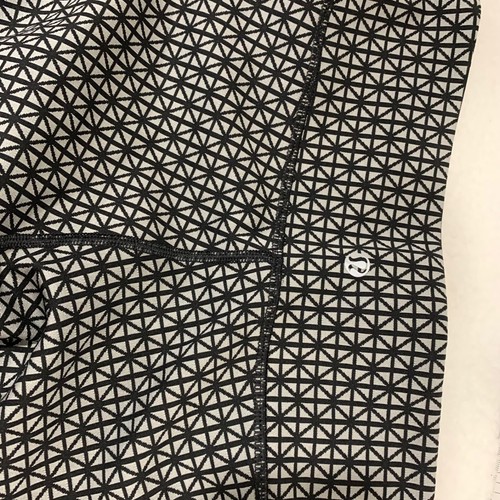 Lululemon Girls Size 4 Leggings Black with squares sports, Yoga - Picture 9 of 10