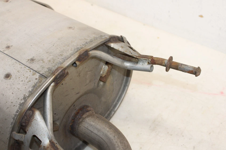 Оригинальный глушитель выхлопной системы 2006-2008 Mazda MX-5 Miata A/T KT46 - Изображение 4 из 4