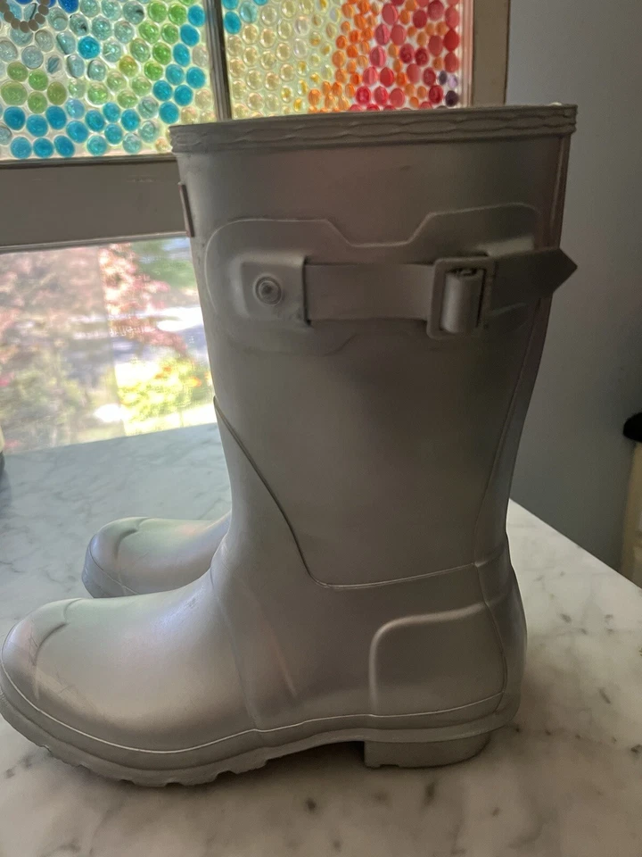 Botas de lluvia HUNTER para mujer talla 9 originales EE. UU. Nebulosa cortas de goma plateadas Foto 4 de 4