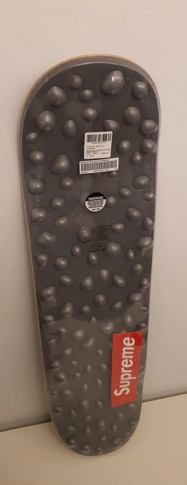 FW23 Supreme Supreme Bless Reflexology Skateboard Skate Deck Argento 8.25