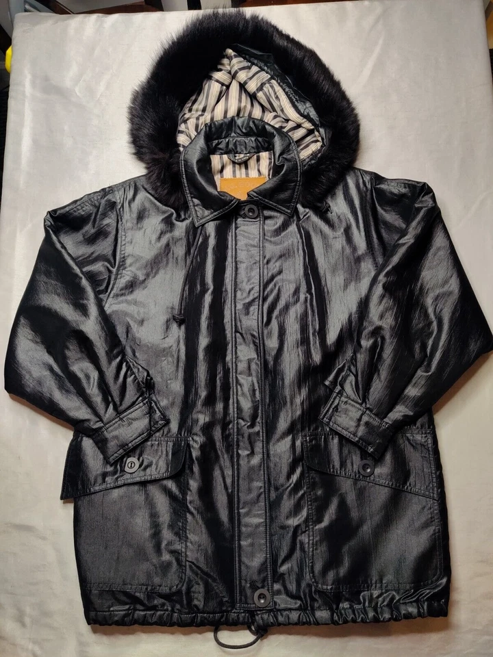 De colección J.G. Chaqueta con Capucha HOOK Mujer 4 (GRANDE) Negra Forrada con Cremallera Extraíble de Piel de Zorro Foto 2 de 4