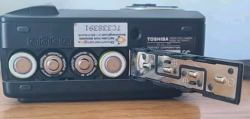 Toshiba Digital Still Camera PDR-M71 3.2 Mega Pixels WORKS Case Memory Cards - Picture 16 of 24