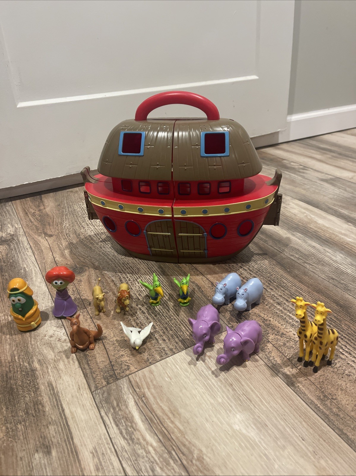 Big Idea Veggie Tales Noah's Ark Playset 2016 With Figurines Animals Carry Case