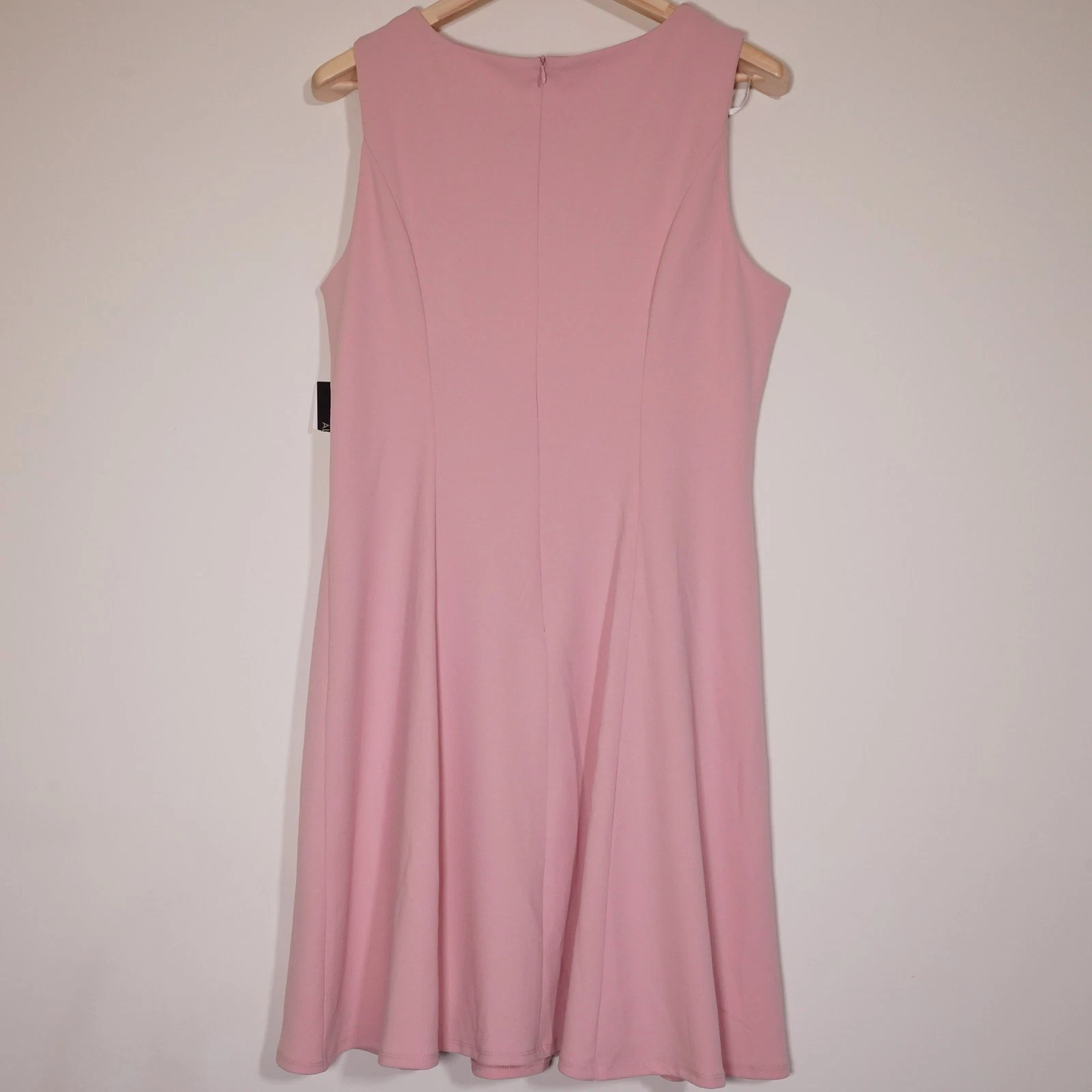 Abito donna ALYX smanicato aderente e svasato 16 rosa scollo a buco della serratura elasticizzato