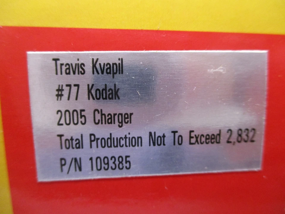 Acción Travis Kvapil #77 Kodak 2005 1/24 Foto 3 de 3