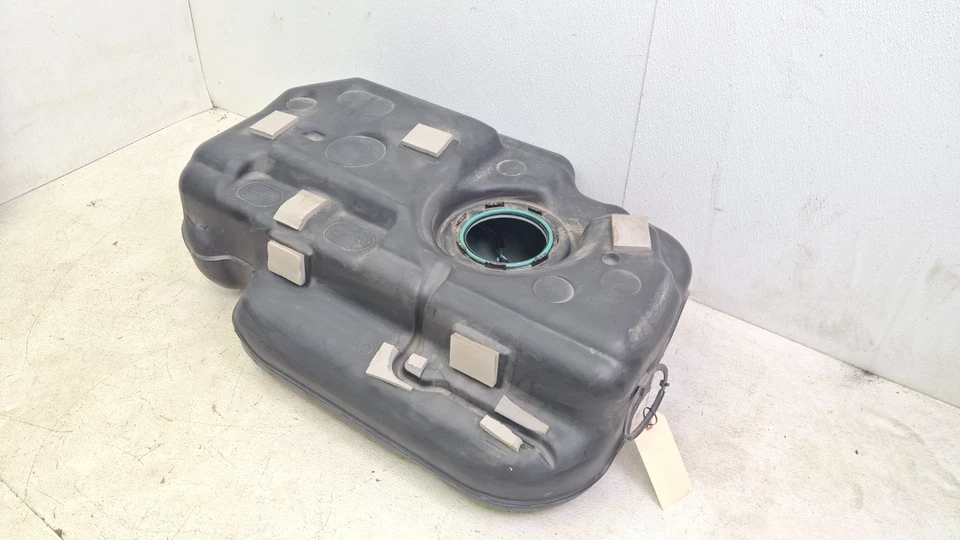 2017-2024 Chrysler Pacifica FWD Fuel Tank Assembly Gas  Tank 3.6L OEM 68320183AB - Image 2 of 4
