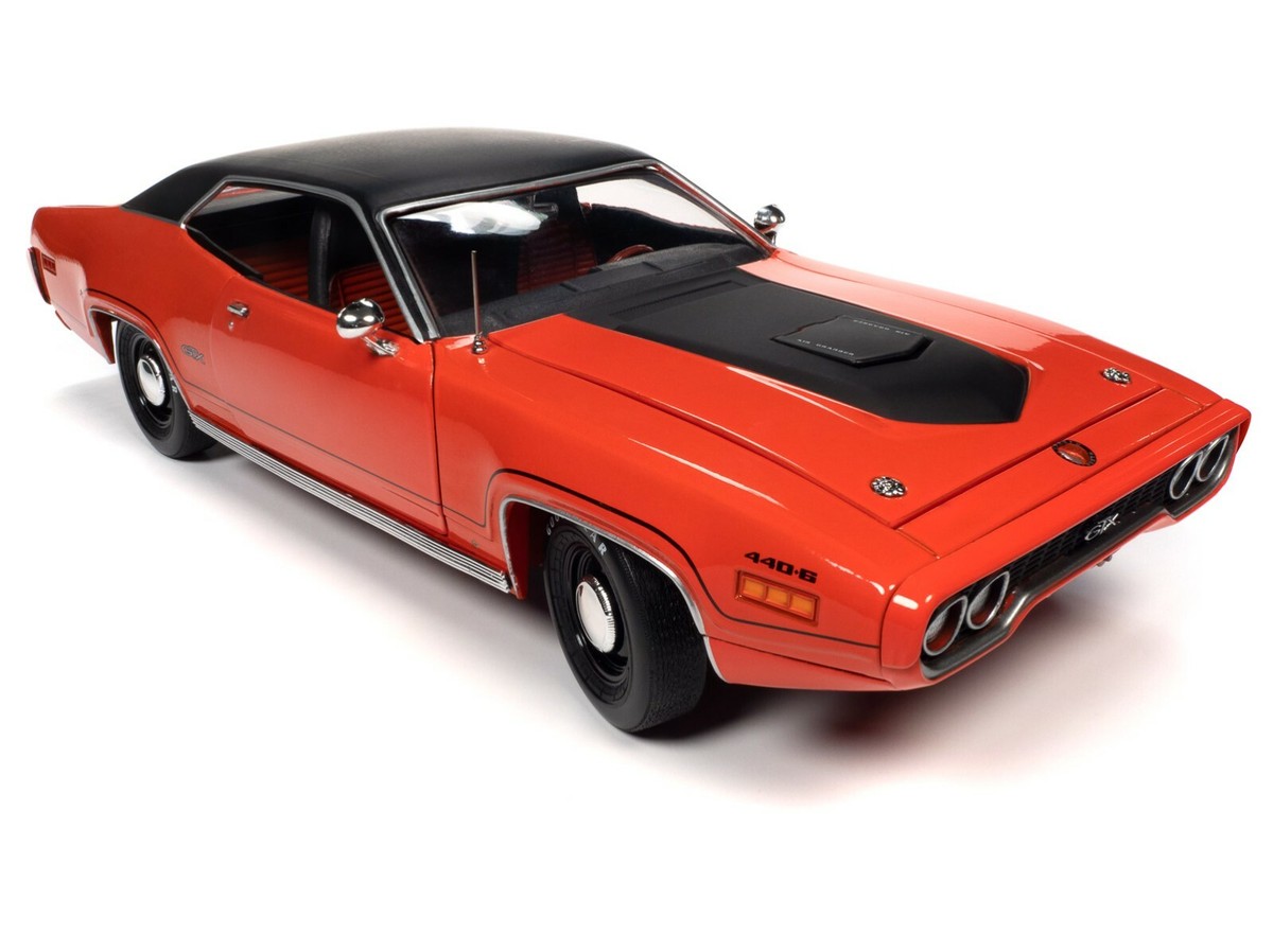 Auto World Collectible '71 Plymouth GTX Hardtop 1:18 Scale