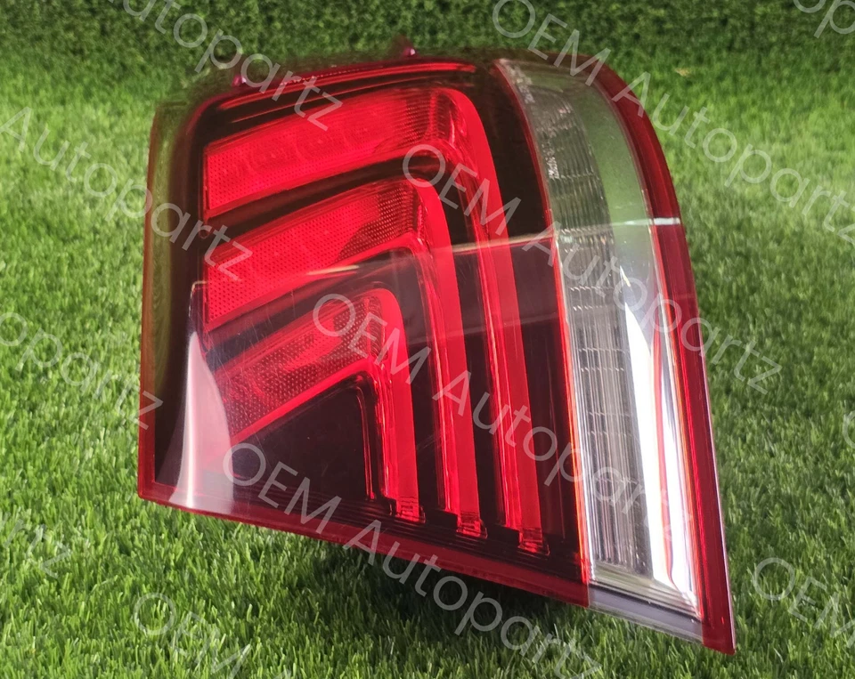 LUZ TRASERA LEXUS LS460 LS460L 2013-2017 lado derecho (lado del pasajero) LED fabricante original usada Foto 3 de 4