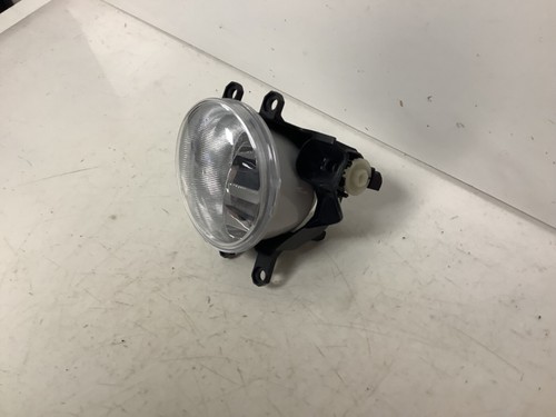 2014-2020 TOYOTA RAV4 COROLLA TUNDRA HIGHLANDER RH FOG LIGHT 947 349. 10632 C66R - Picture 3 of 4