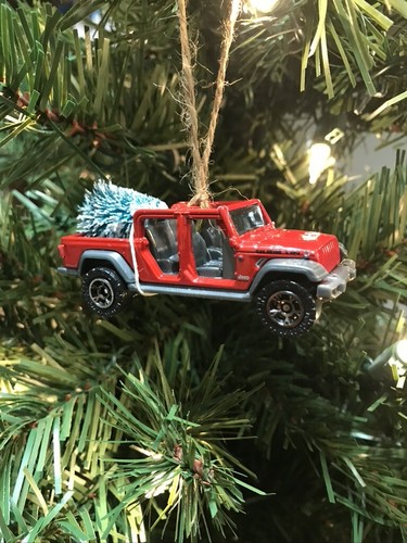 🎄Matchbox Jeep Gladiator Doorless Truck Handmade Christmas Ornament w/Mini Tree - Picture 2 of 6