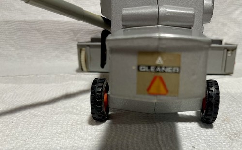 Vintage 1982 ERTL 1:32nd Scale Allis Chalmers Gleaner L3 Combine, #1207 - Picture 11 of 18