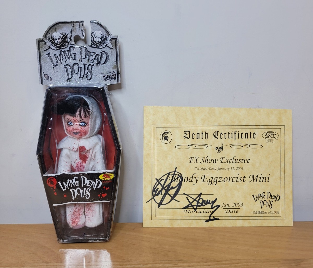 Living Dead Dolls リビングデッドドールズ ミニ エグゾシスト Living Dead dolls FX Show Exclusive Bloody Eggzorcist Mini