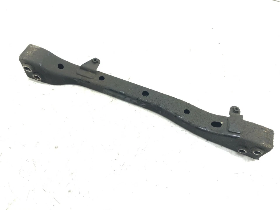 Barra de soporte delantera Infiniti QX56 QX80 2011-2019 OEM. Foto 2 de 4