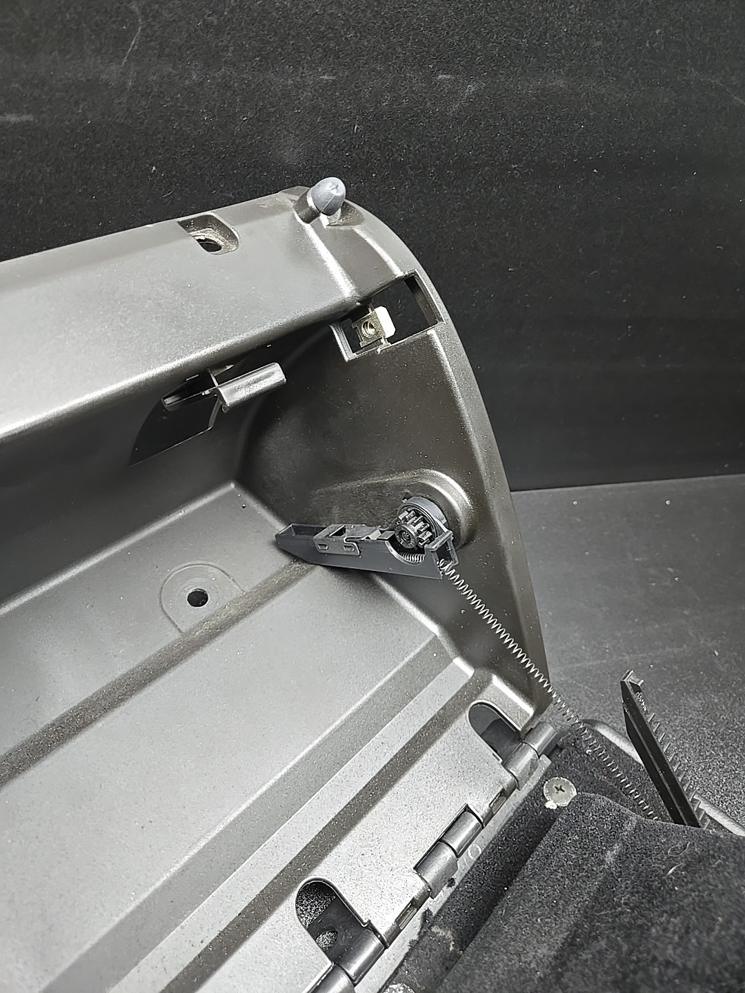 M139 MASERATI 03-12 QUATTROPORTE PASSENGER GLOVE BOX BLACK