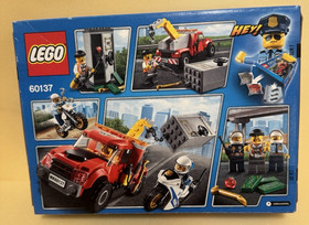 NEW/SEALED/NOT MINT BOX : LEGO City: Tow Truck Trouble (60137) : 