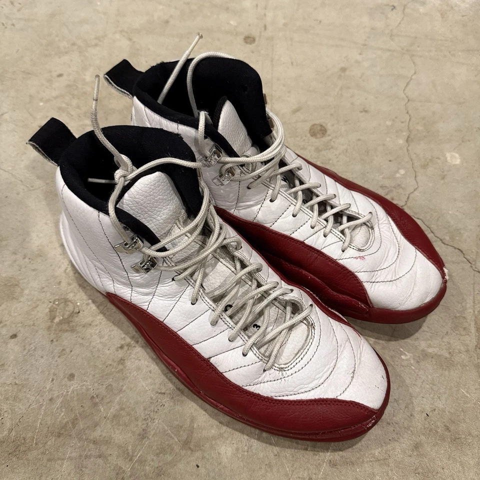 Air Jordan 12 Retro Cherry 2009 Talla 10.5 - 130690 110 Foto 2 de 4