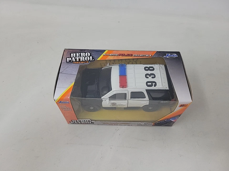 Jada Toys Hero Patrol Los Angeles Police 2010 Chevy Tahoe New 1:32 Scale NEW - Image 3 of 4