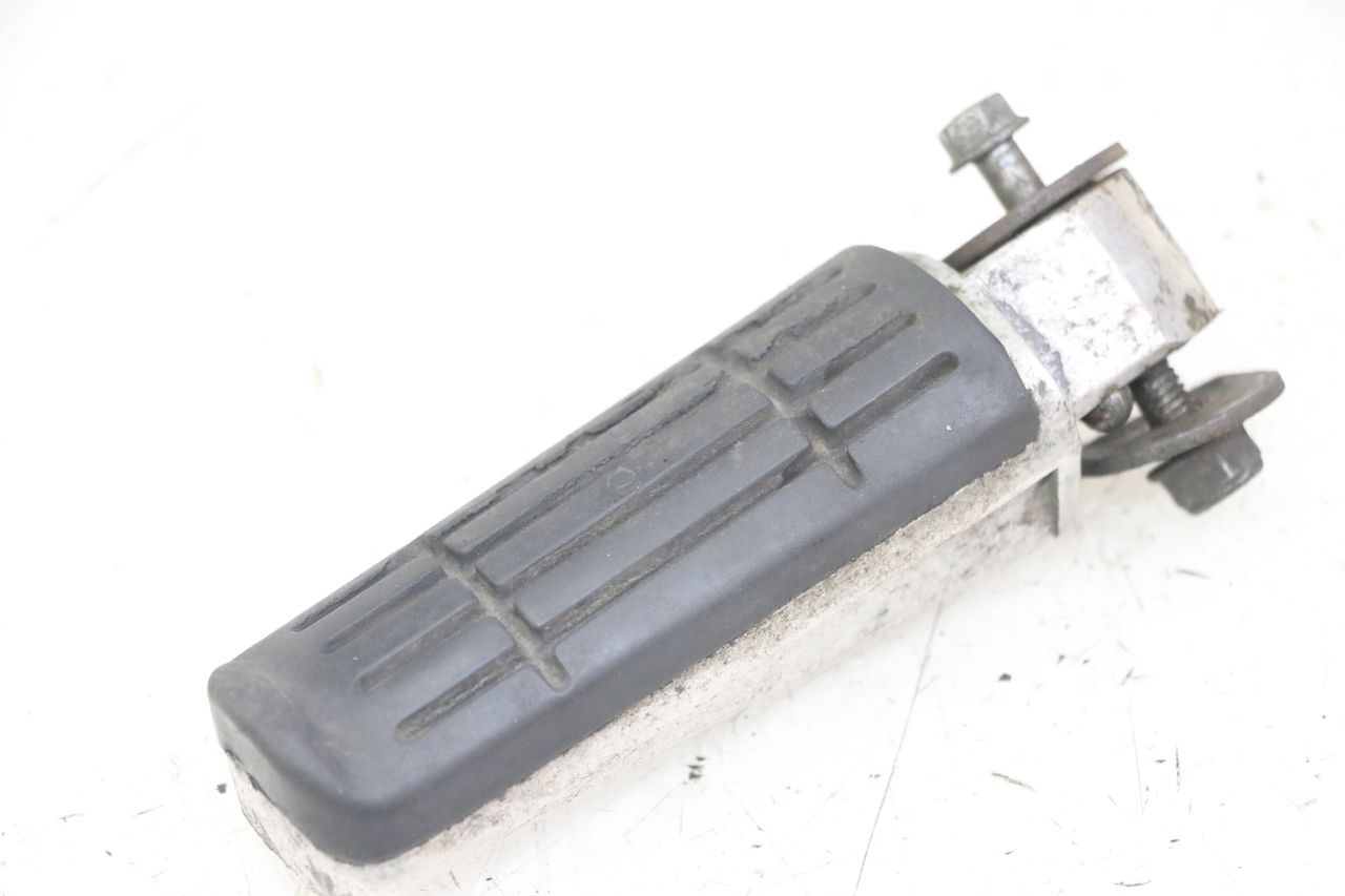 REAR LEFT FOOTREST - YAMAHA FZS FAZER 600 (2001 - 2003)