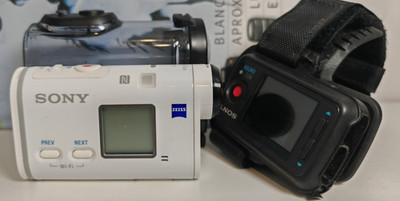 Sony FDR-X1000V 4K Action Cam + 2 Batteries USB Cable + Underwater Housing Case