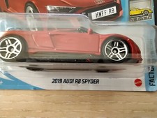 HOT WHEELS 2020 - SCHEDA CORTA ROSSA AUDI R8 SPYDER 2019 1/64 CIRCA *NUOVA*