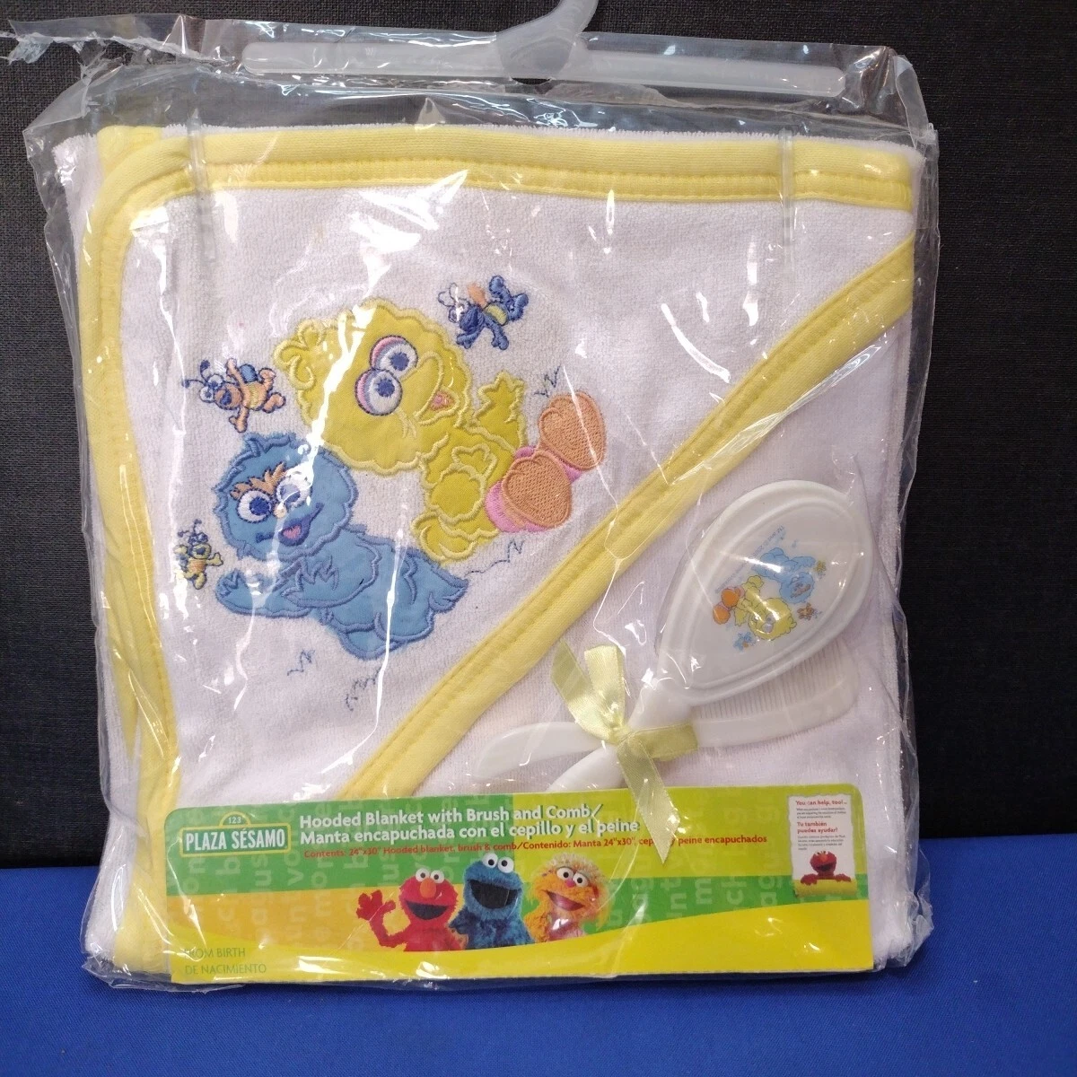 2005 Sesame Street Hooded Blanket With Brush And Comb Bath Towel Gift Set
