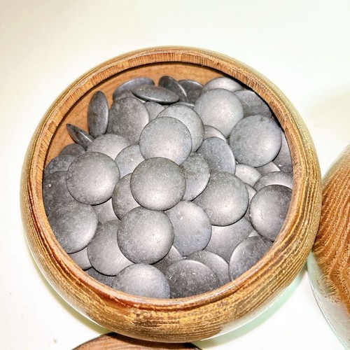 Igo GO Stones Goishi 180 white 183 black Clam Shell Nachiguro Japan Vintage - Picture 2 of 12