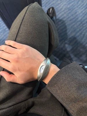 Christian Dior Bangle Watch WB8101 Quartz Silver White Case 70mm