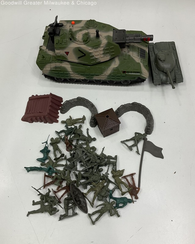 Mixed Bag Of Army Men W/ Tanks & Other Army Toys