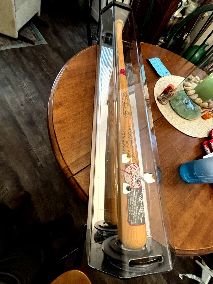 Reggie Jackson  COA  Signed NY Yankees Bat 73/250 Mr October / wall display case - Image 3 of 4
