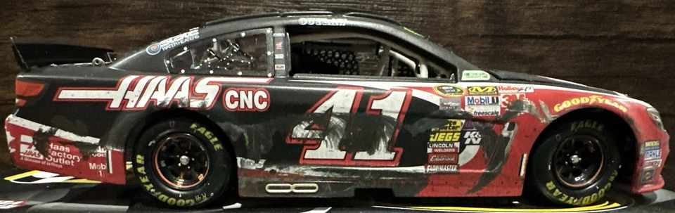2014 #41 Kurt Busch Martinsville versión de carrera ganar 1/24 acción Nascar diecast Foto 4 de 4
