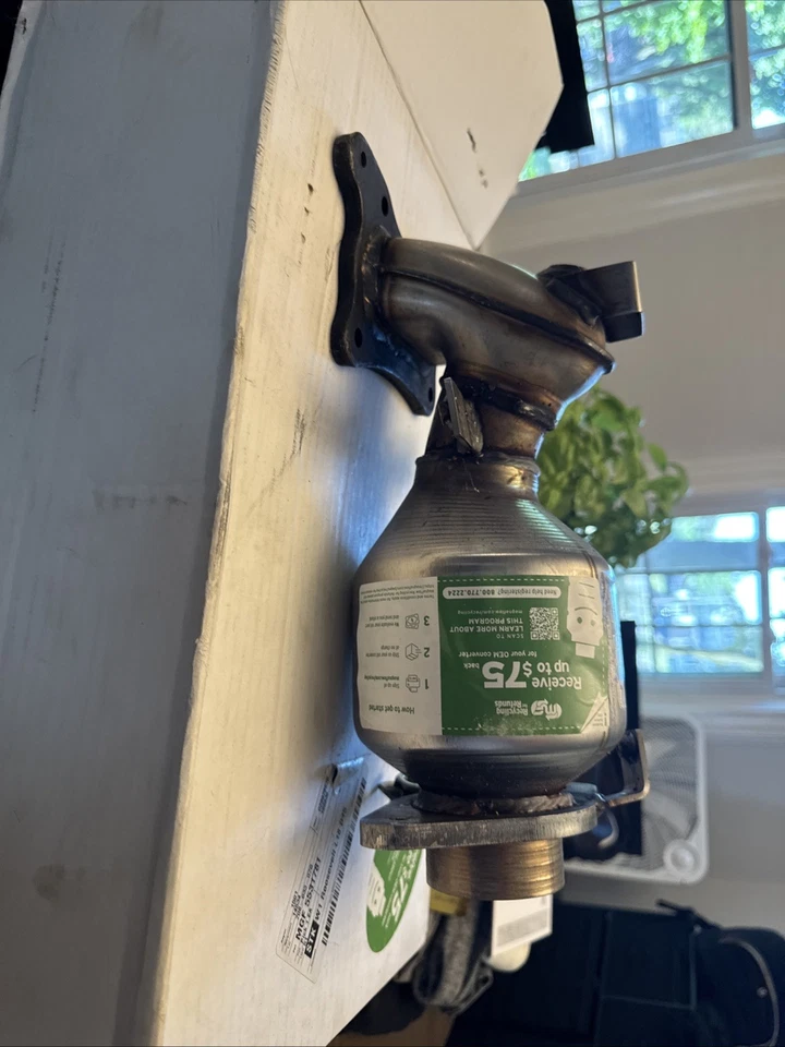 MAGNAFLOW 2010-2011 HONDA CR-V CARB COMPLIANT COLETOR CONVERSOR CATALÍTICO - Imagem 2 de 4