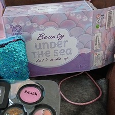 Under the Sea Pretend Play Makeup Set Case Brushes Blush Eye Shadow Lip Gloss 6 