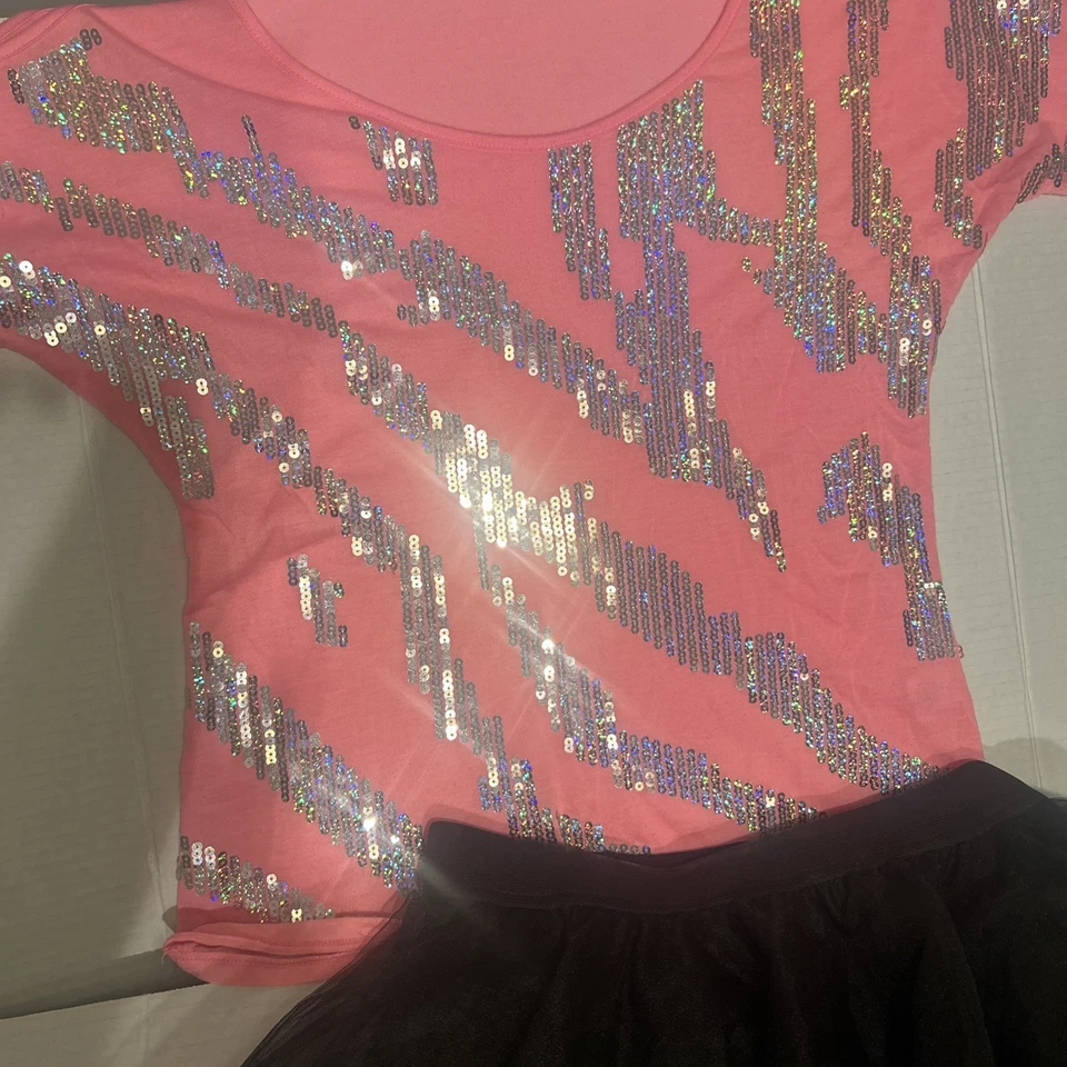 Conjunto combinado retro de fiesta discoteca años 80. Dos camisas y una falda con gafas geniales Foto 4 de 4