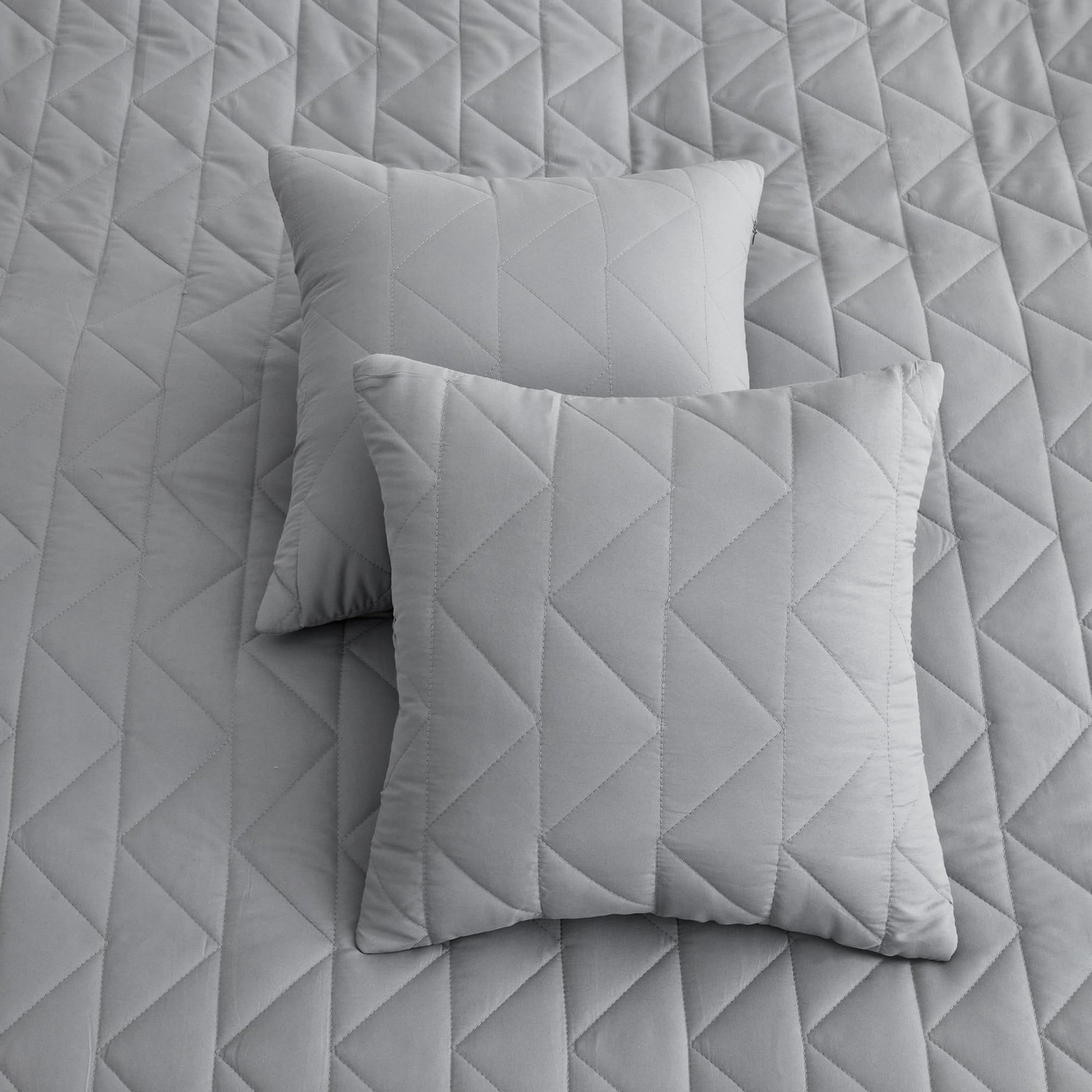 Oversized King Bedspread 128x120 Extra Wide Modern & Contemporary Look Lightwe