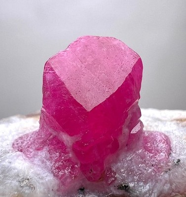 218 CT. Gemmy Pinkish Red Ruby Crystal On Matrix - Jagdalek, AFG