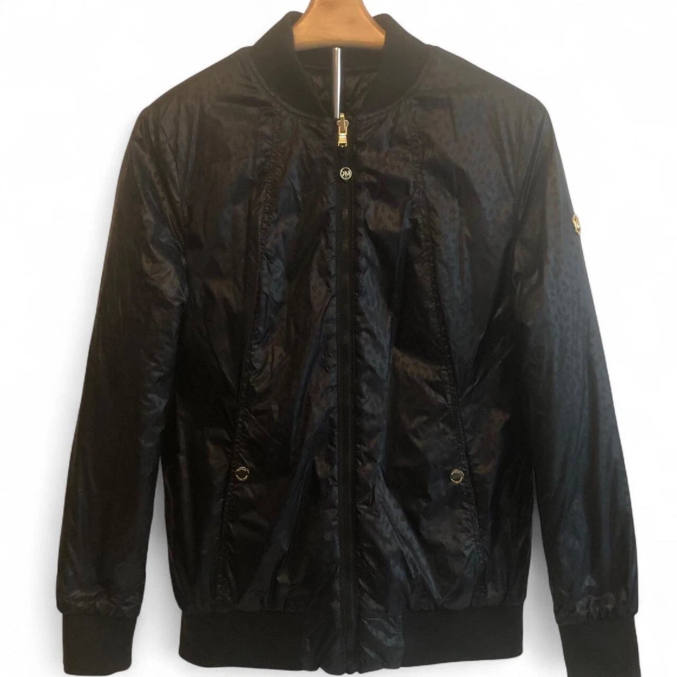 Chaqueta Michael Kors Mujer Pequeña Negra Bomber Acolchada Estampado Animal Reversible Foto 4 de 4