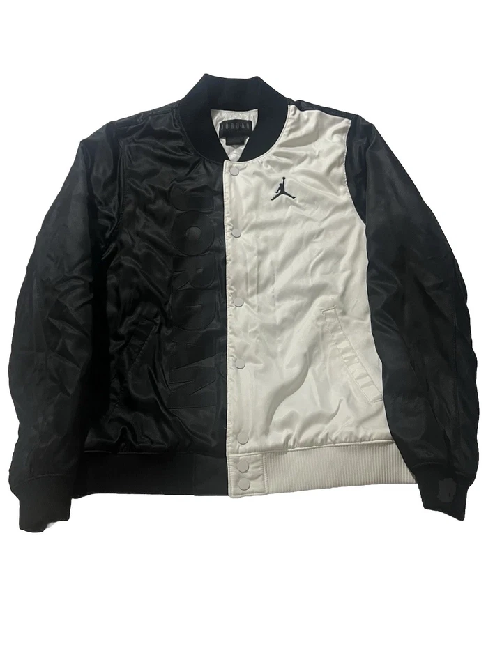 Jaqueta bombardeiro Nike Legacy Jordan 11 Concord preta branca tamanho médio - Imagem 2 de 4