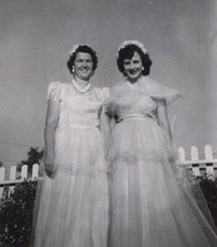 1950s Pretty Women Matching Dresses Veils Outdoor Portrait Esther