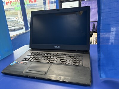 ASUS G73JH 17.3'' Laptop Intel Core i7 CPU 4 GB RAM ATI Radeon 5870 Video Card