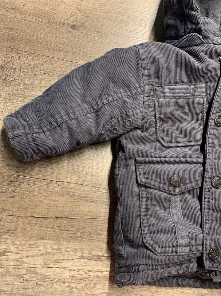 Tolle Warne Winterjacke Jacke Gr.68 s. Oliver mit Abnehmbarer Kapuze Top Zustand - Bild 4 von 4