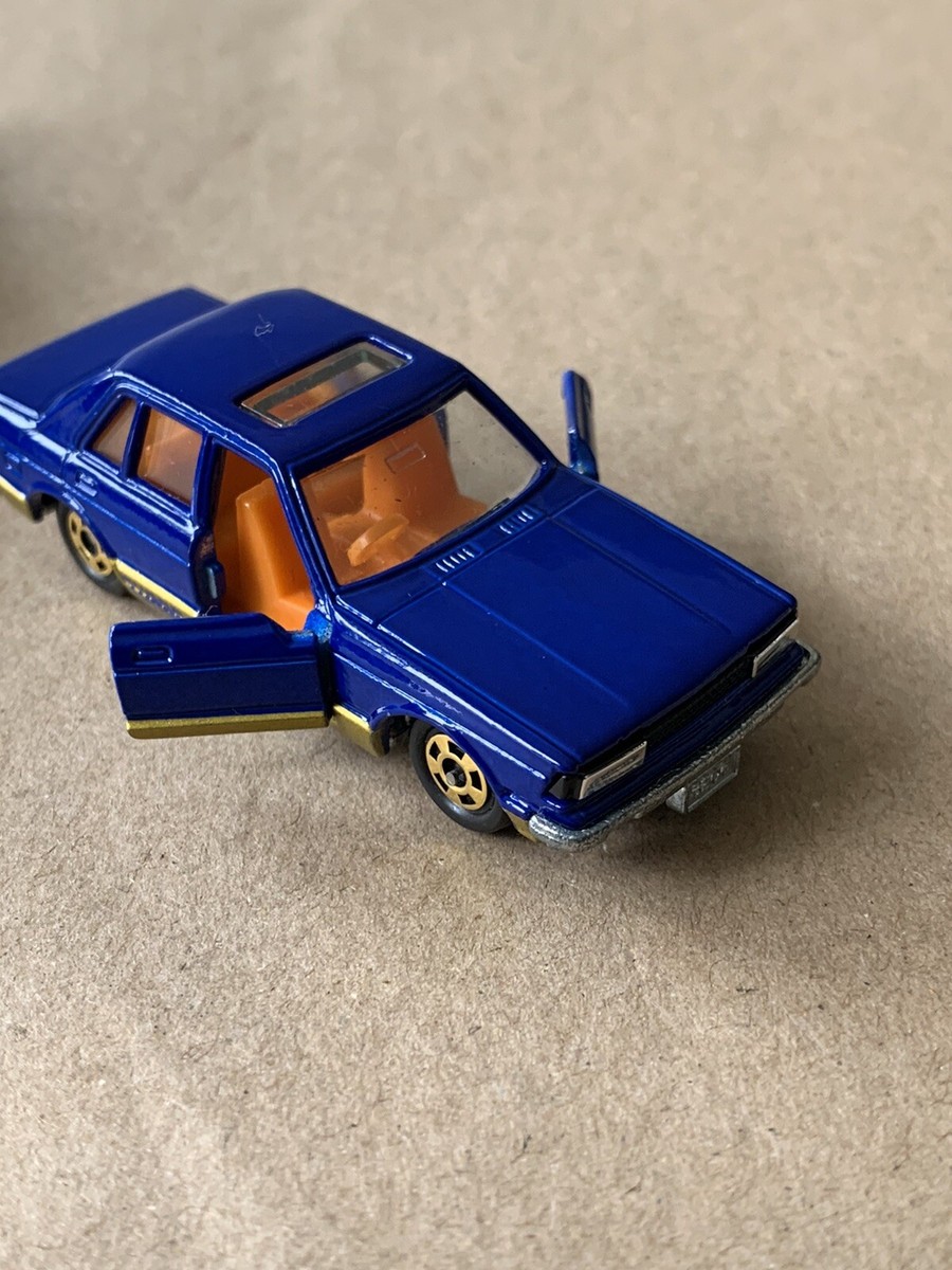VERY RARE VINTAGE TOMY TOMICA 17 1/64 NISSAN BLUEBIRD 1800