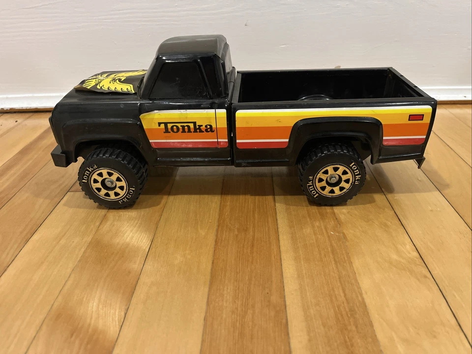 Camioneta pickup Tonka negra vintage de 1980, calcomanías amarillas, ventanas negras 14"x6"x6"" Foto 2 de 4