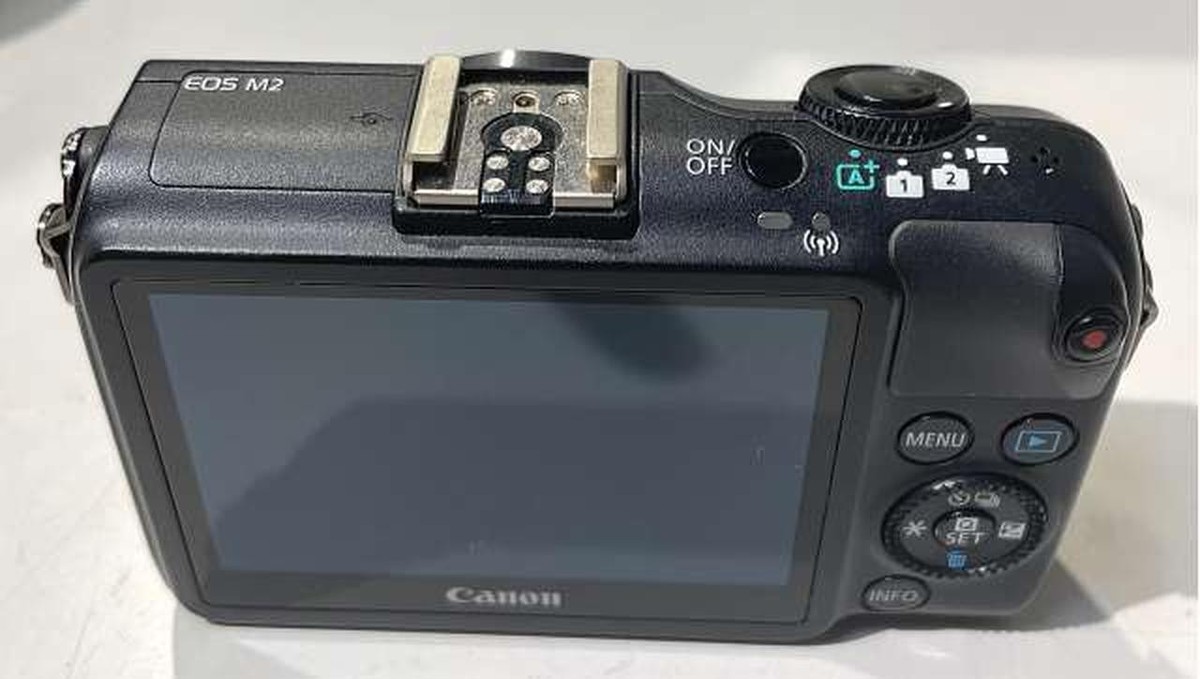 WiFi♪未開封Canon eos M2 Canon EOS M2 | Hypebeast