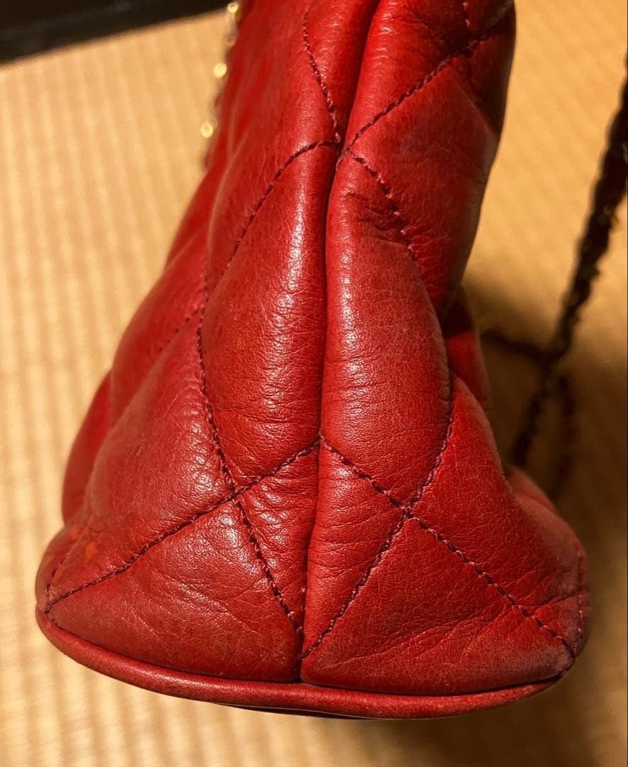 CHANEL Vintage Matelassé Chain Shoulder Bag 31RUE Tote Bag Red Gold hardware thumbnail 3