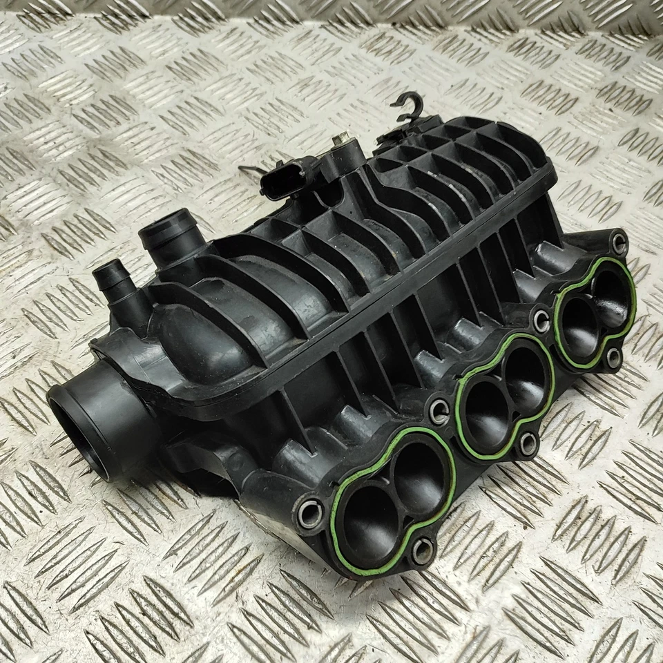 Ford Fiesta MK6 B299 Intake Manifold CM5G-9424-ee 1.0 Petrol 92KW 2016 30825674 - Image 2 of 4