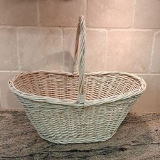 Large Oval Wicker Basket with Handle, Beige, 17 x 10 x 11 in