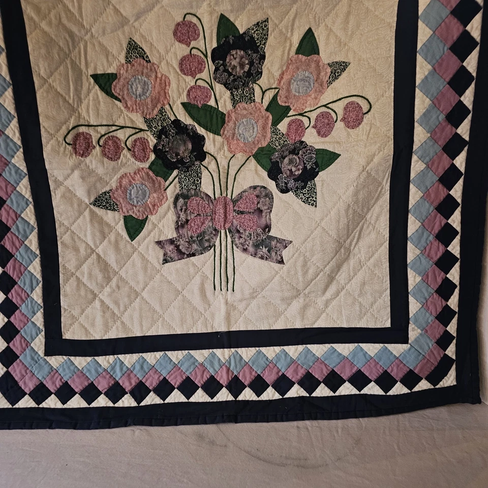 Pared bebé 31,5 x 34 vintage hecha a mano retazos acolchado púrpura rosa azul algodón  Foto 2 de 4